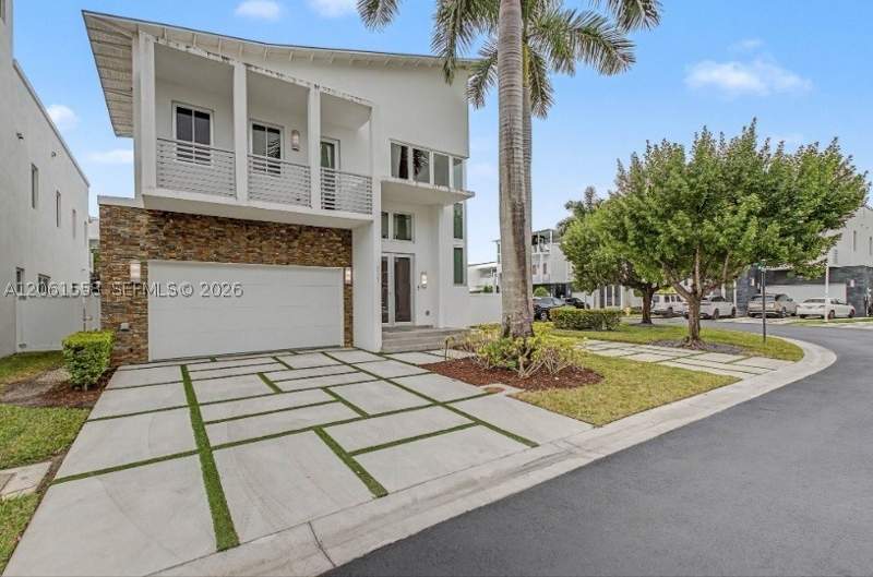 5 bedroom SingleFamilyResidence at 3341 NW 84th Ct, Oasis Park Square At Dora, Doral — photo 5