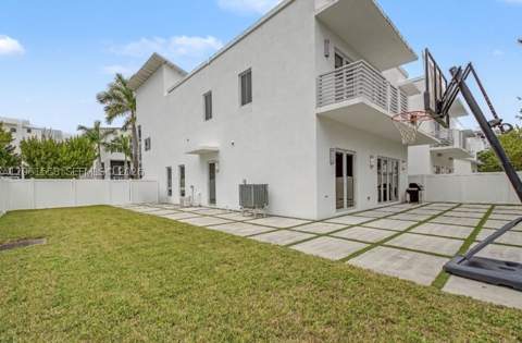 3341 NW 84th Ct, Doral FL - photo 6 of 30