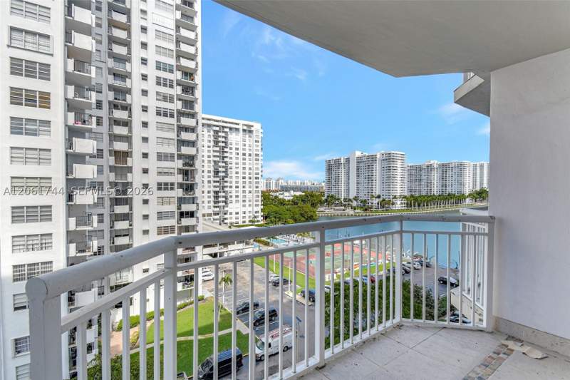 2 bedroom Condominium at 18051 Biscayne Blvd 801, Del Prado, Aventura — photo 3