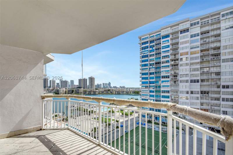 2 bedroom Condominium at 18051 Biscayne Blvd 801, Del Prado, Aventura — photo 4