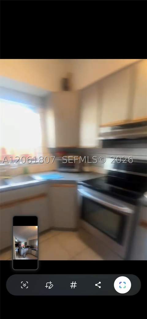 509 SW 87th Pl, Miami FL - photo 6 of 36