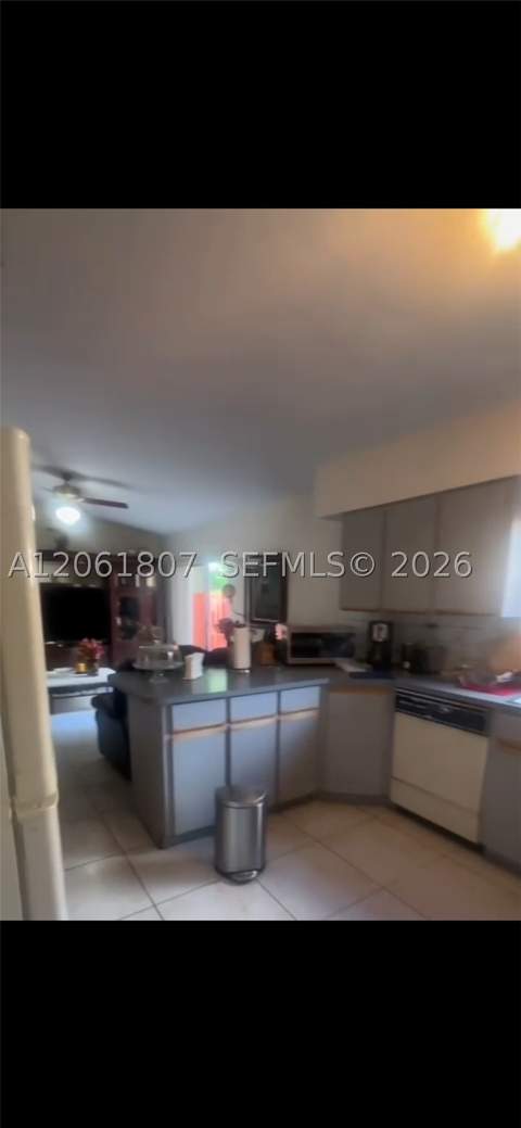 509 SW 87th Pl, Miami FL - photo 8 of 36