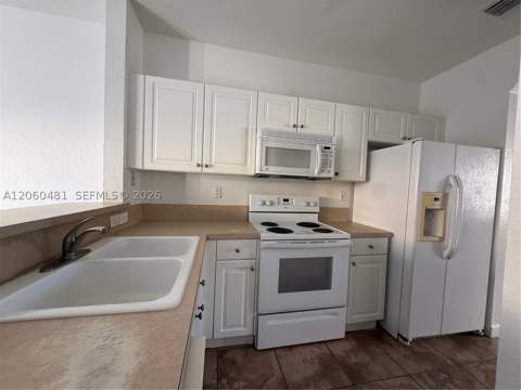 3360 NE 14th Dr 104-30, Homestead FL - photo 22 of 33