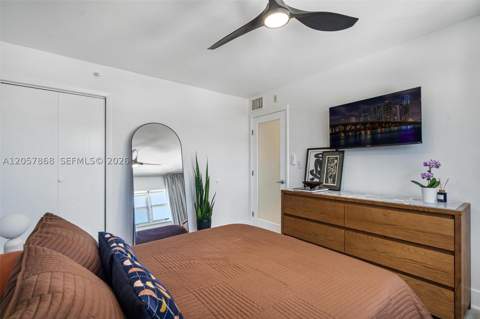 1881 Washington Ave 8C, Miami Beach FL - photo 14 of 29
