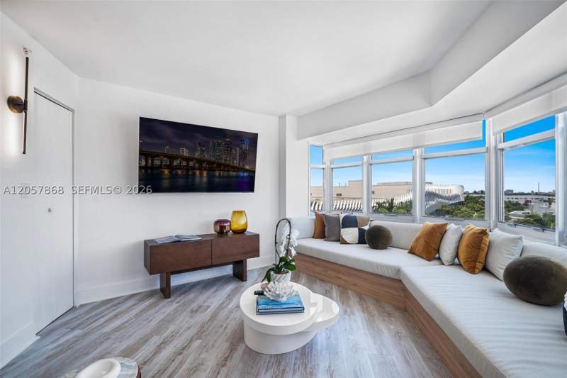 1 bedroom Condominium at 1881 Washington Ave 8C, Octagon Towers I Condo, Miami Beach — photo 3