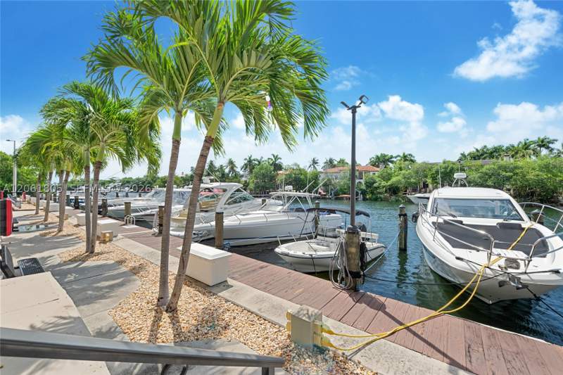 2 bedroom Condominium at 90 Edgewater Dr 501, Gables Waterway Towers Co, Coral Gables — photo 4