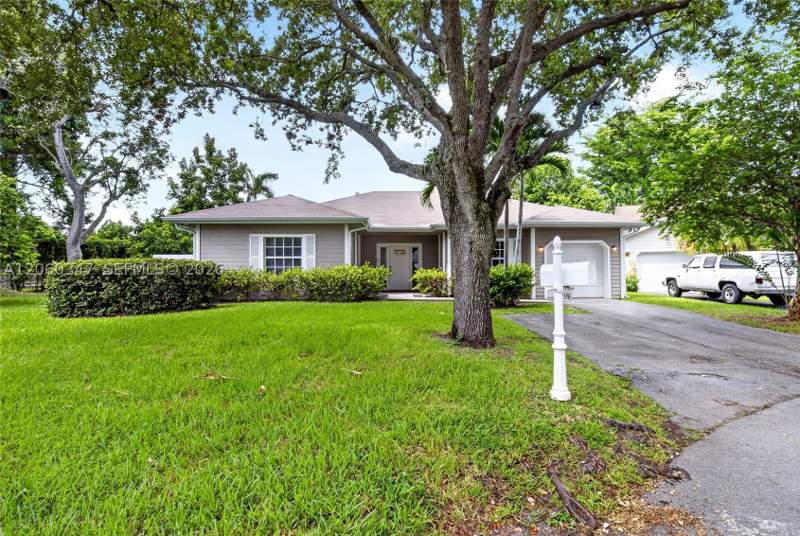 4 bedroom SingleFamilyResidence at 15166 SW 142nd Ct, COUNTRY WALK SEC 4, Miami — photo 2