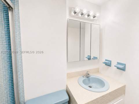 220 Kings Point Dr 211, Sunny Isles Beach FL - photo 14 of 24