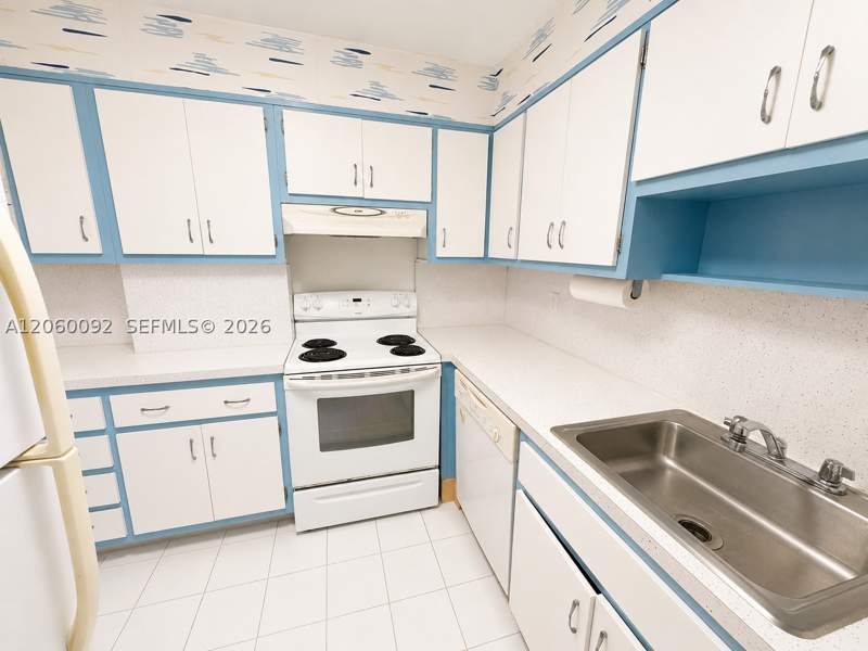 2 bedroom Condominium at 220 Kings Point Dr 211, Kings Point Imperial Cond, Sunny Isles Beach — photo 2