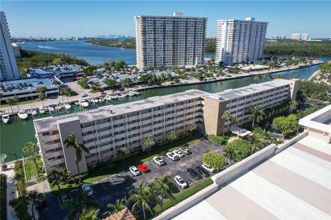 220 Kings Point Dr 211, Sunny Isles Beach FL - photo 23 of 24