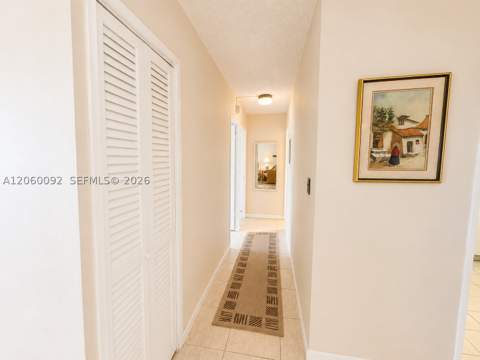 220 Kings Point Dr 211, Sunny Isles Beach FL - photo 9 of 24