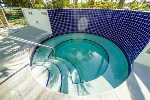 9401 Collins 401, Surfside FL - photo 21 of 28