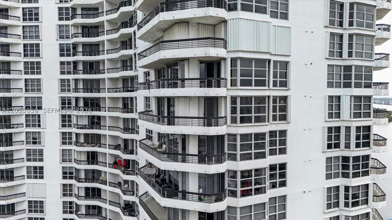 2 bedroom Condominium at 3530 Mystic Pointe Dr 1606, Mystic Pointe Tower 500 C, Aventura — photo 3