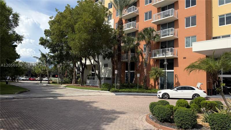 2 bedroom Condominium at 2775 NE 187th St 316, Venture At Aventura West, Aventura — photo 3