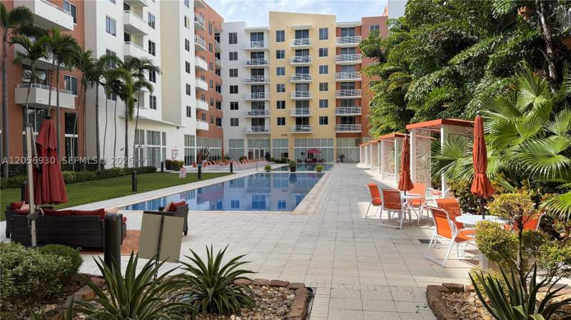 2 bedroom Condominium at 2775 NE 187th St 316, Venture At Aventura West, Aventura — photo 4