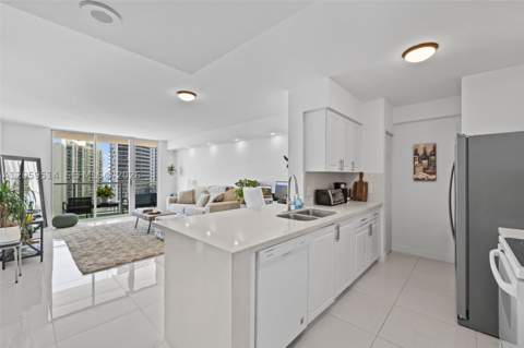1155 Brickell Bay Dr 2005, Miami FL - photo 19 of 45