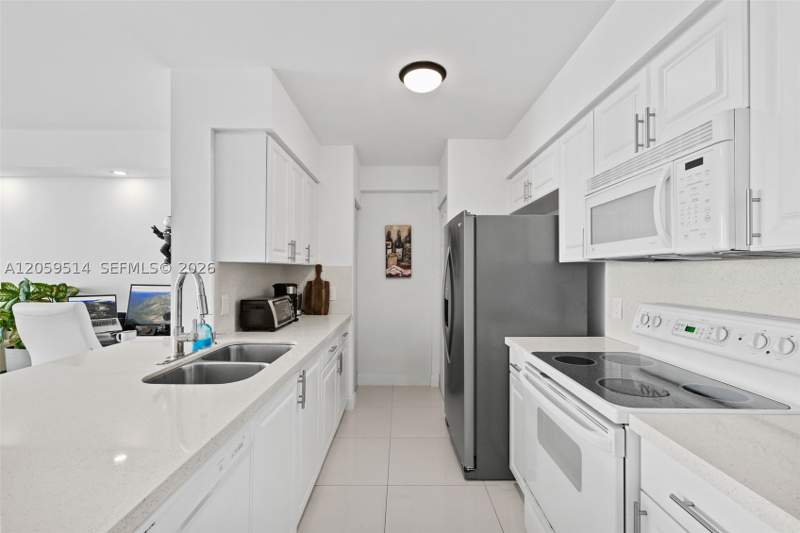 1 bedroom Condominium at 1155 Brickell Bay Dr 2005, The Mark On Brickell Cond, Miami — photo 5