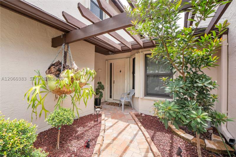 3 bedroom Townhouse at 10191 SW 137th Pl, Valencia Townhomes, Miami — photo 3