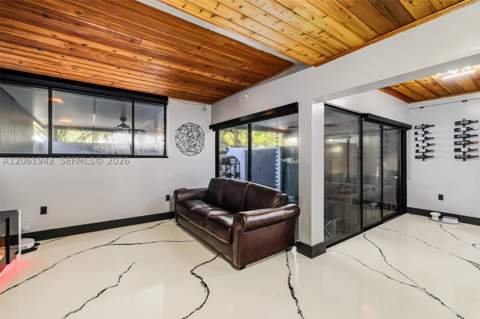 6402 Windmill Gate Rd, Miami Lakes FL - photo 11 of 59