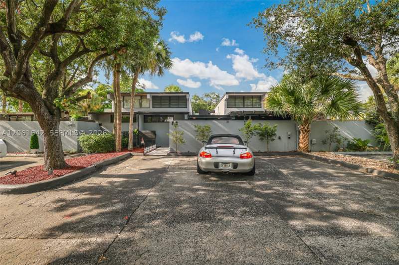 3 bedroom Townhouse at 6402 Windmill Gate Rd, Miami Lakes Windmill Gate, Miami Lakes — photo 2