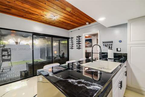 6402 Windmill Gate Rd, Miami Lakes FL - photo 8 of 59