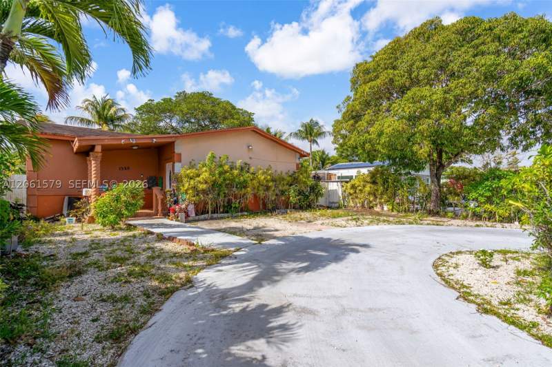 3 bedroom SingleFamilyResidence at 1320 NE 135th St, Kenmar Sub, North Miami — photo 3