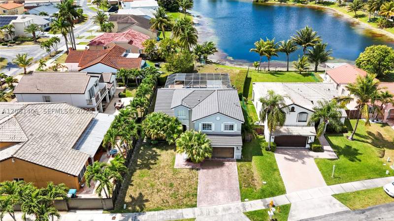 3 bedroom SingleFamilyResidence at 8356 SW 158th Ave, Lago Mar South 2nd Addn, Miami — photo 4