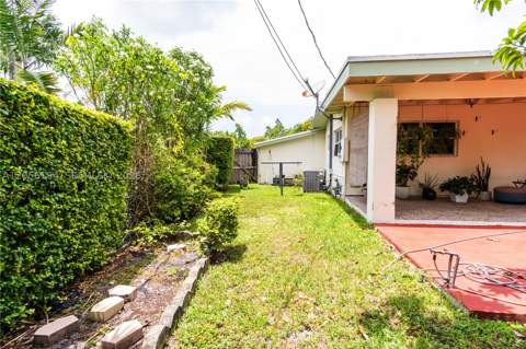 9920 Pan American Dr, Cutler Bay FL - photo 20 of 32