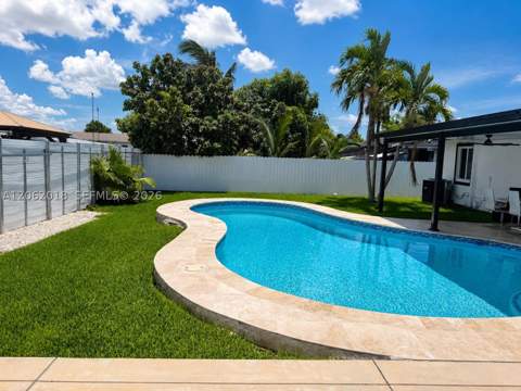 1749 SW 8th St, Homestead FL - photo 15 of 22