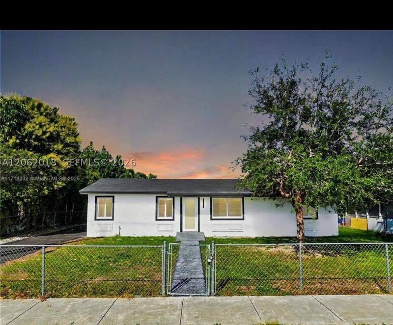 3 bedroom SingleFamilyResidence at 1749 SW 8th St, Avocado Villas, Homestead — photo 2