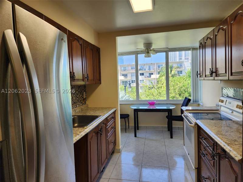 1 bedroom Condominium at 250 180th Dr 301, Caribbean Breeze Condo, Sunny Isles Beach — photo 2