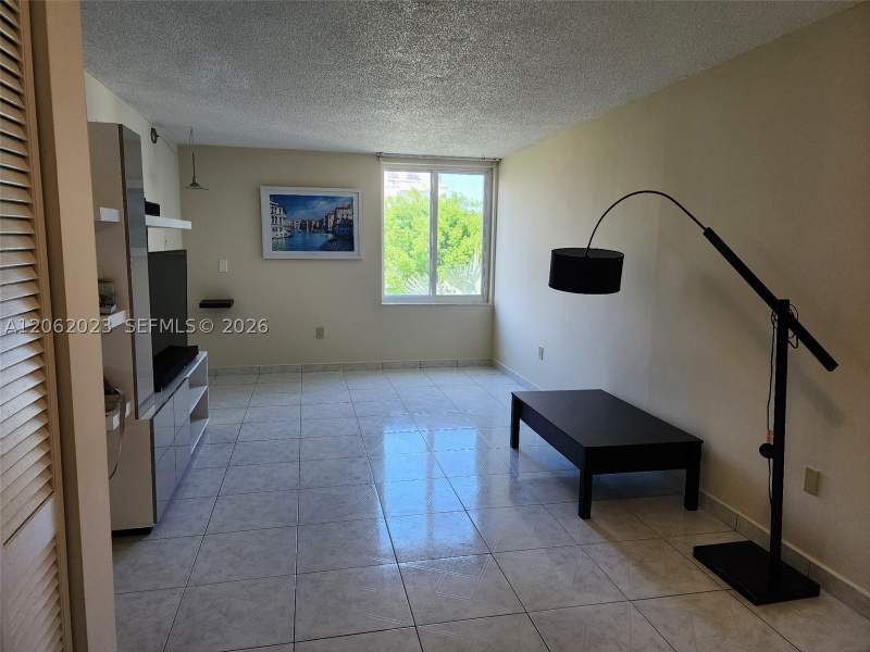 1 bedroom Condominium at 250 180th Dr 301, Caribbean Breeze Condo, Sunny Isles Beach — photo 5