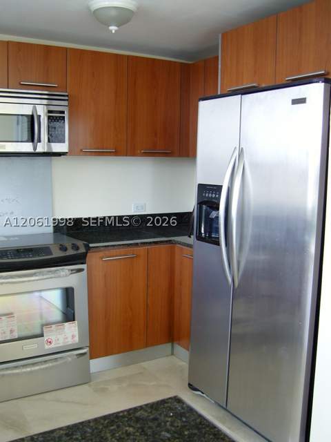 3000 NE 188th St 603, Aventura FL - photo 6 of 13