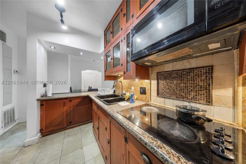 2 bedroom Condominium at 1289 Marseille Dr 45, Marseilles Deco Condo, Miami Beach — photo 4