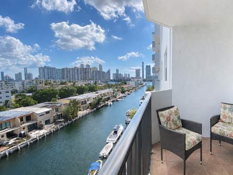 3703 NE 166th St 704, North Miami Beach FL - photo 14 of 40