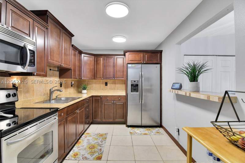 2 bedroom Villa at 11743 SW 112th Ter, Woodstock Townhomes Sec 1, Miami — photo 5