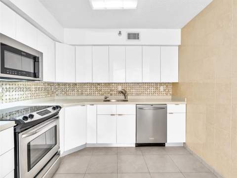3530 Mystic Pointe Dr 1004, Aventura FL - photo 12 of 65