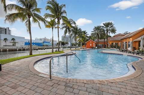 3330 NE 190th St Uph14, Aventura FL - photo 13 of 109