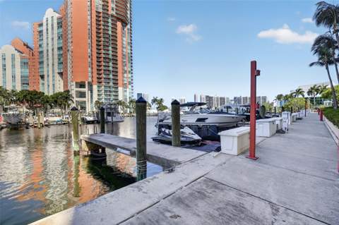 3330 NE 190th St Uph14, Aventura FL - photo 16 of 109