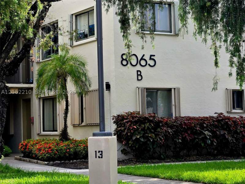 2 bedroom Condominium at 8065 SW 107th Ave 301, The Horizons Condo #5, Miami — photo 2