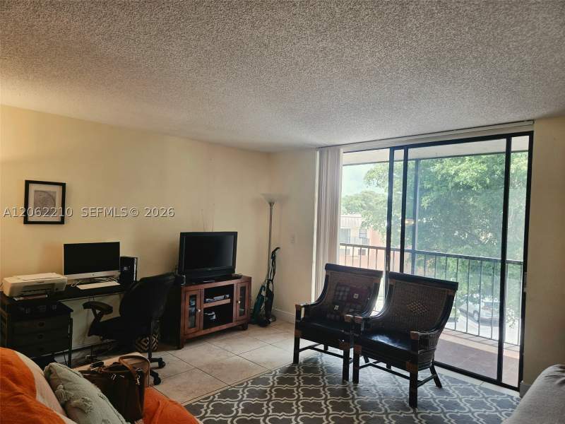 2 bedroom Condominium at 8065 SW 107th Ave 301, The Horizons Condo #5, Miami — photo 4