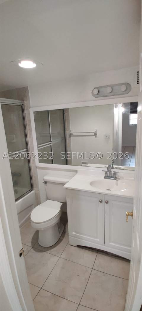 4550 NW 9th St 706E, Miami FL - photo 15 of 49