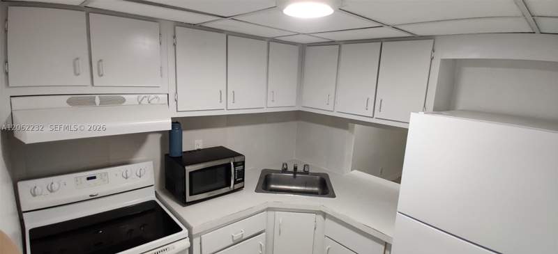 1 bedroom Condominium at 4550 NW 9th St 706E, Yolanda Villas Condo, Miami — photo 3