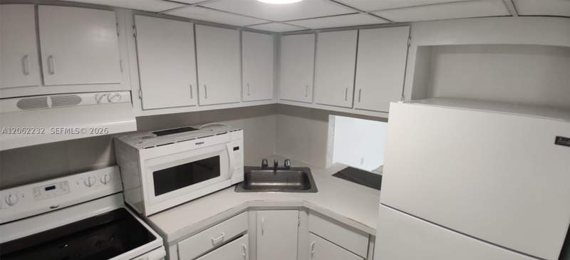 1 bedroom Condominium at 4550 NW 9th St 706E, Yolanda Villas Condo, Miami — photo 4