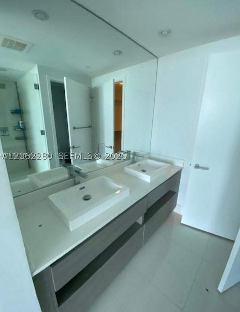2 bedroom Condominium at 460 NE 28th St 906, Icon Bay Condo, Miami — photo 3