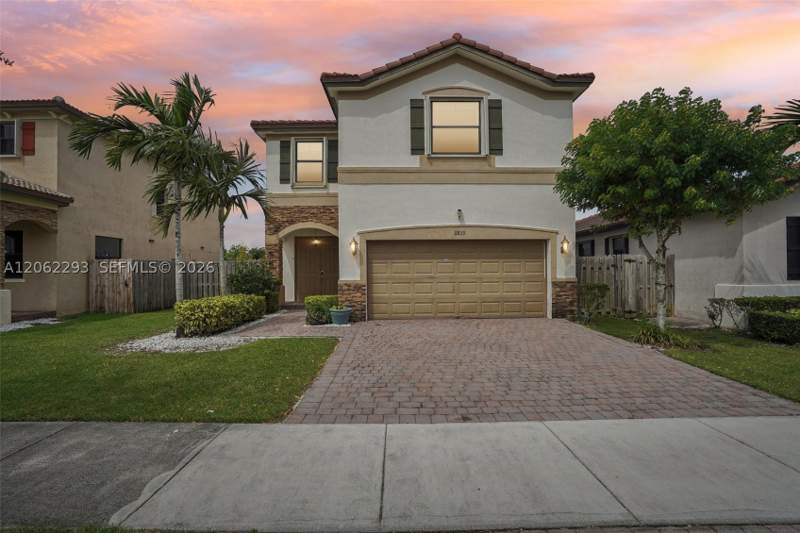 4 bedroom SingleFamilyResidence at 11833 SW 240th Ter, Silver Palm Southwest, Homestead — photo 2