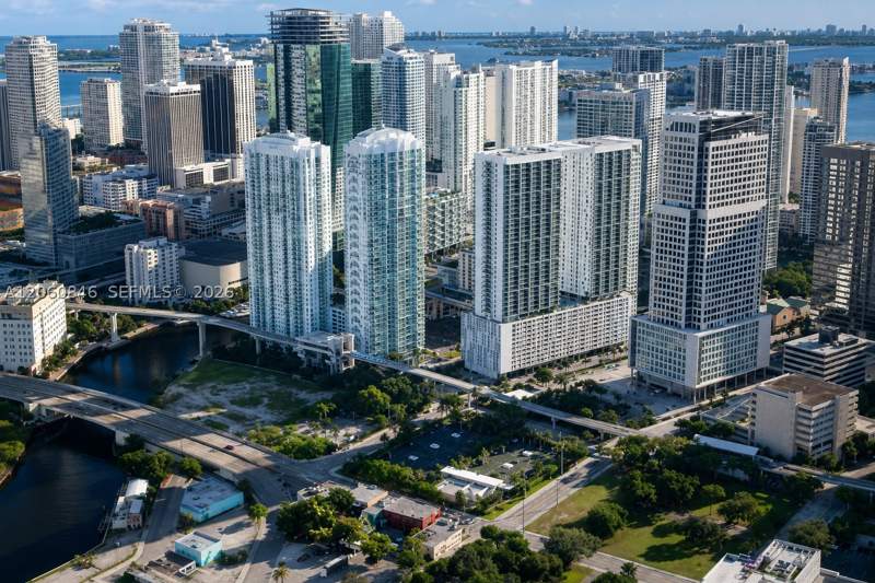 1 bedroom Condominium at 41 SE 5th St 1412, Brickell On The River S T, Miami — photo 4