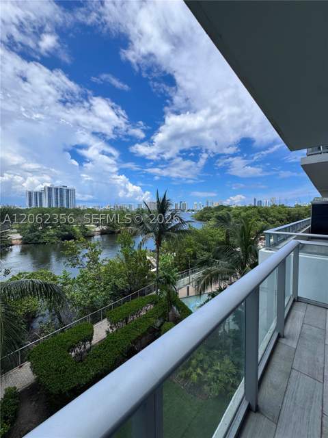 16385 Biscayne Blvd 305, North Miami Beach FL - photo 10 of 43