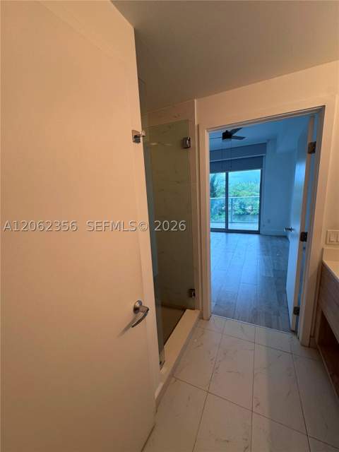 16385 Biscayne Blvd 305, North Miami Beach FL - photo 12 of 43