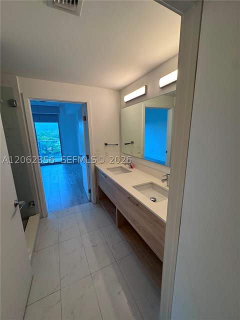 16385 Biscayne Blvd 305, North Miami Beach FL - photo 13 of 43